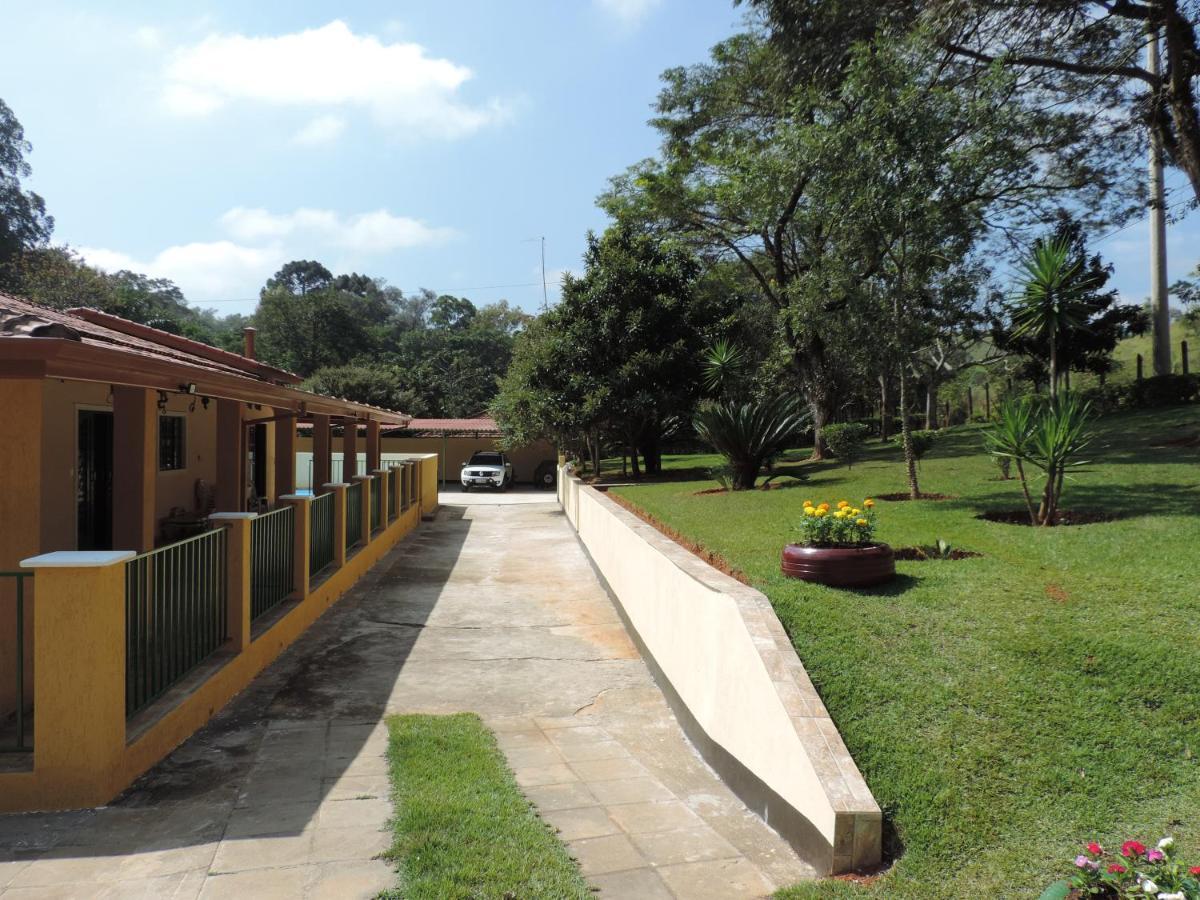 Villa Sítio Sebastião Pereira Jambeiro Exterior foto